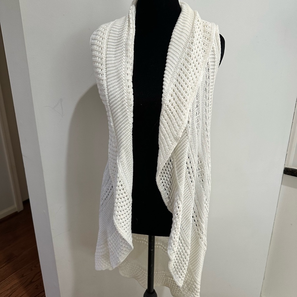 Elegant White Women's Sweater Vest
